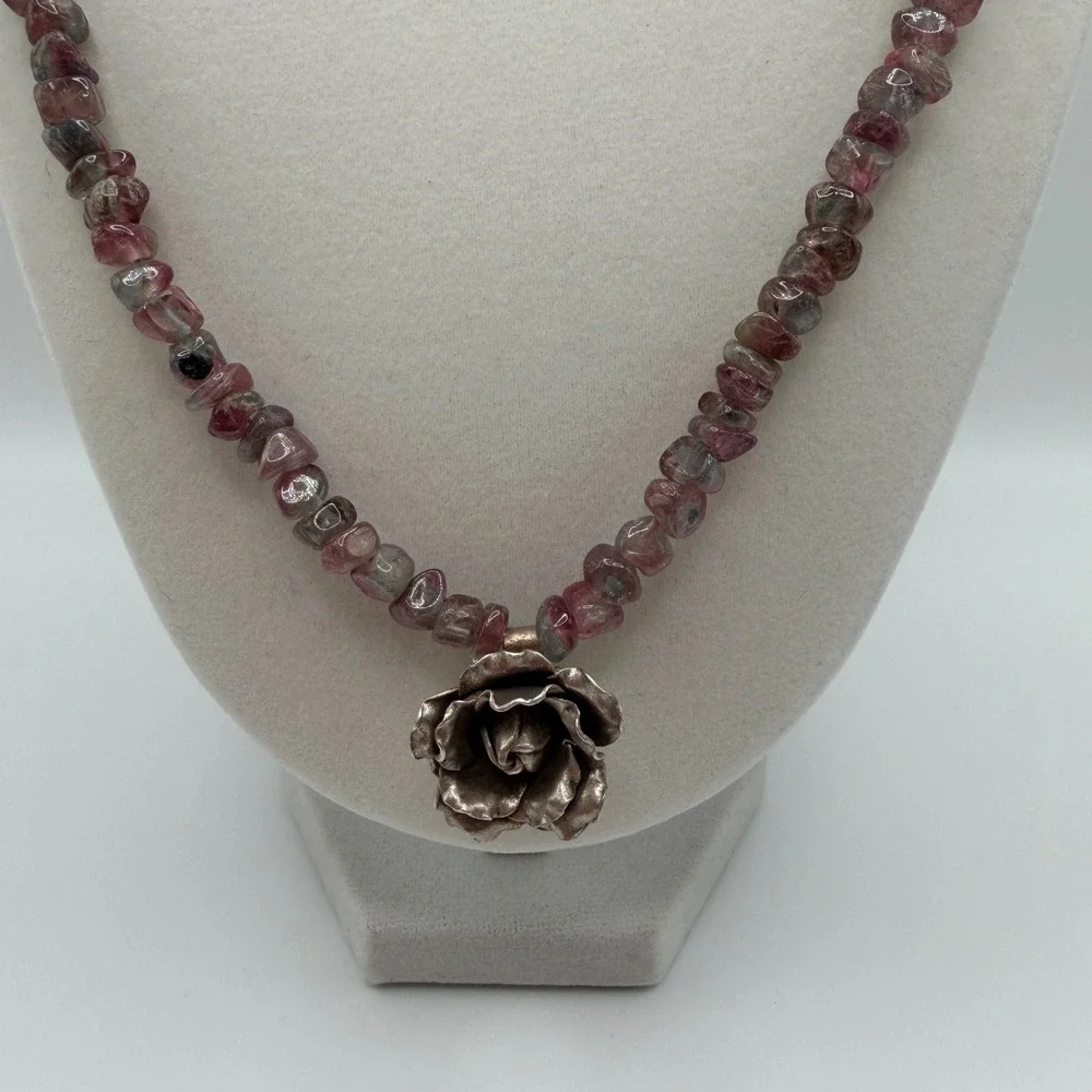 Pink Tourmaline Chip Bead Necklace Silver Tone Rose Flower Pendant Hippie Boho‎